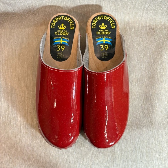 TORPATOFFELN Sz 39 Patent  Leather Wooden Soles Straps Removed Leather Clogs - Picture 3 of 13
